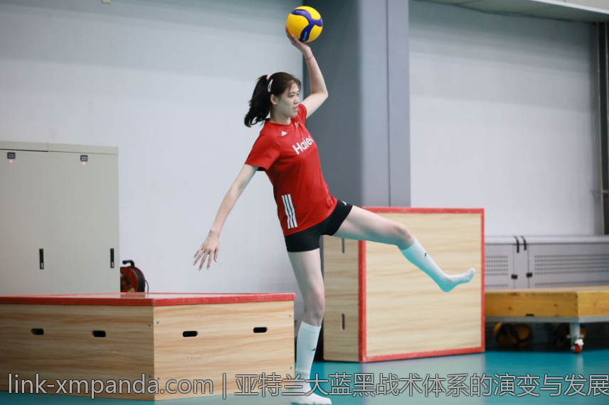 亚特兰大蓝黑战术体系的演变与发展路径